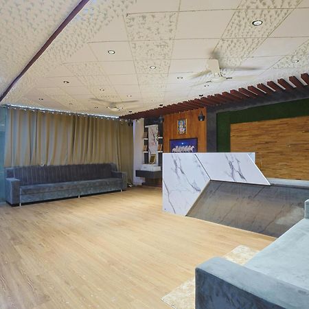 Hotel Monville Group ואדודרה מראה חיצוני תמונה