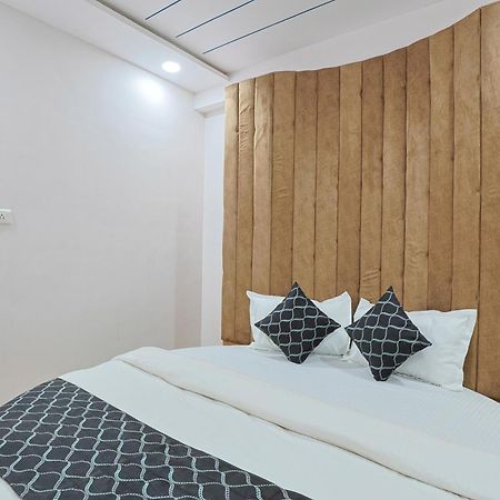 Hotel Monville Group ואדודרה מראה חיצוני תמונה