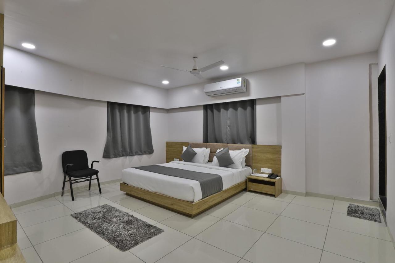 Hotel Monville Group ואדודרה מראה חיצוני תמונה