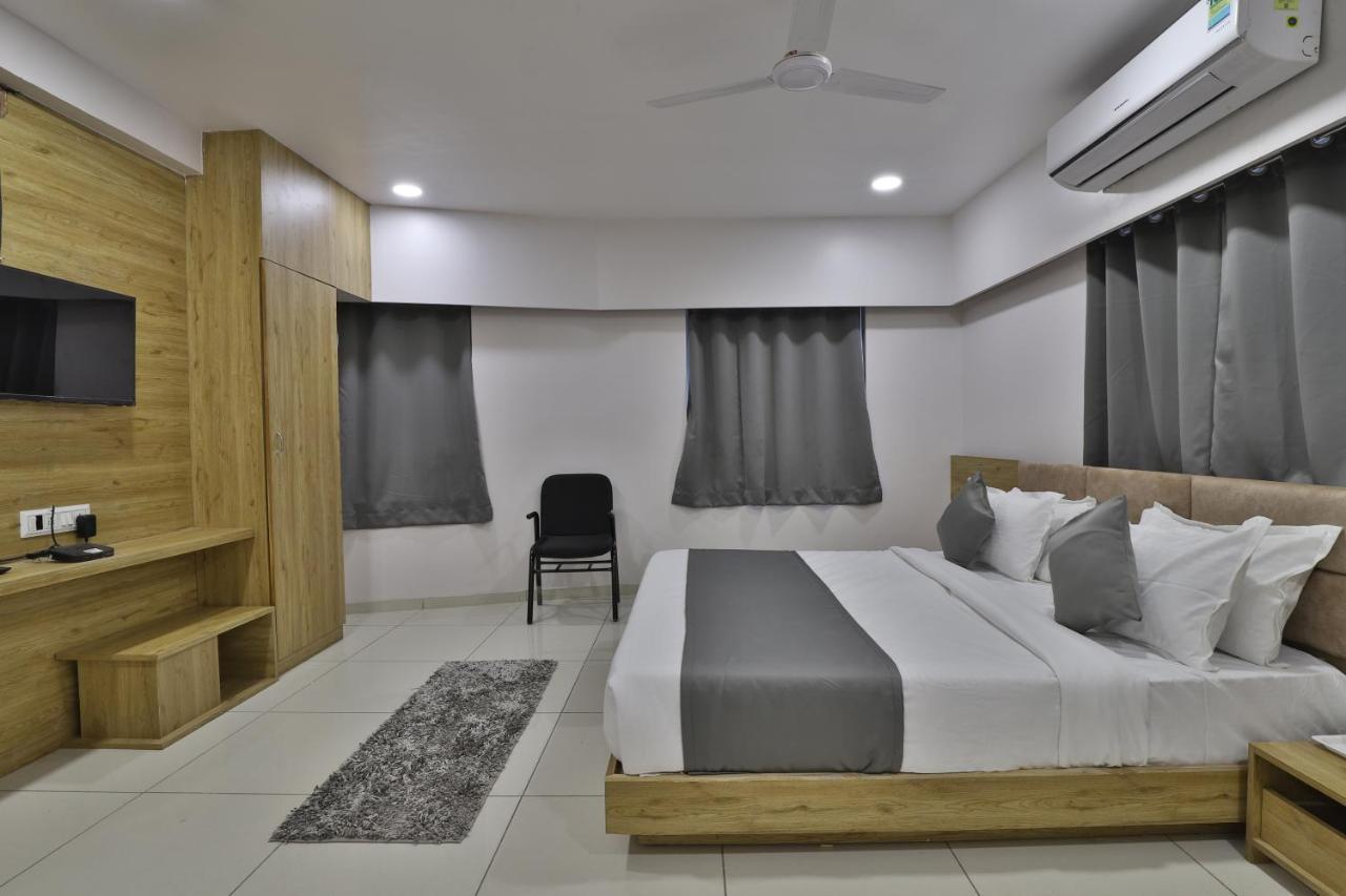 Hotel Monville Group ואדודרה מראה חיצוני תמונה