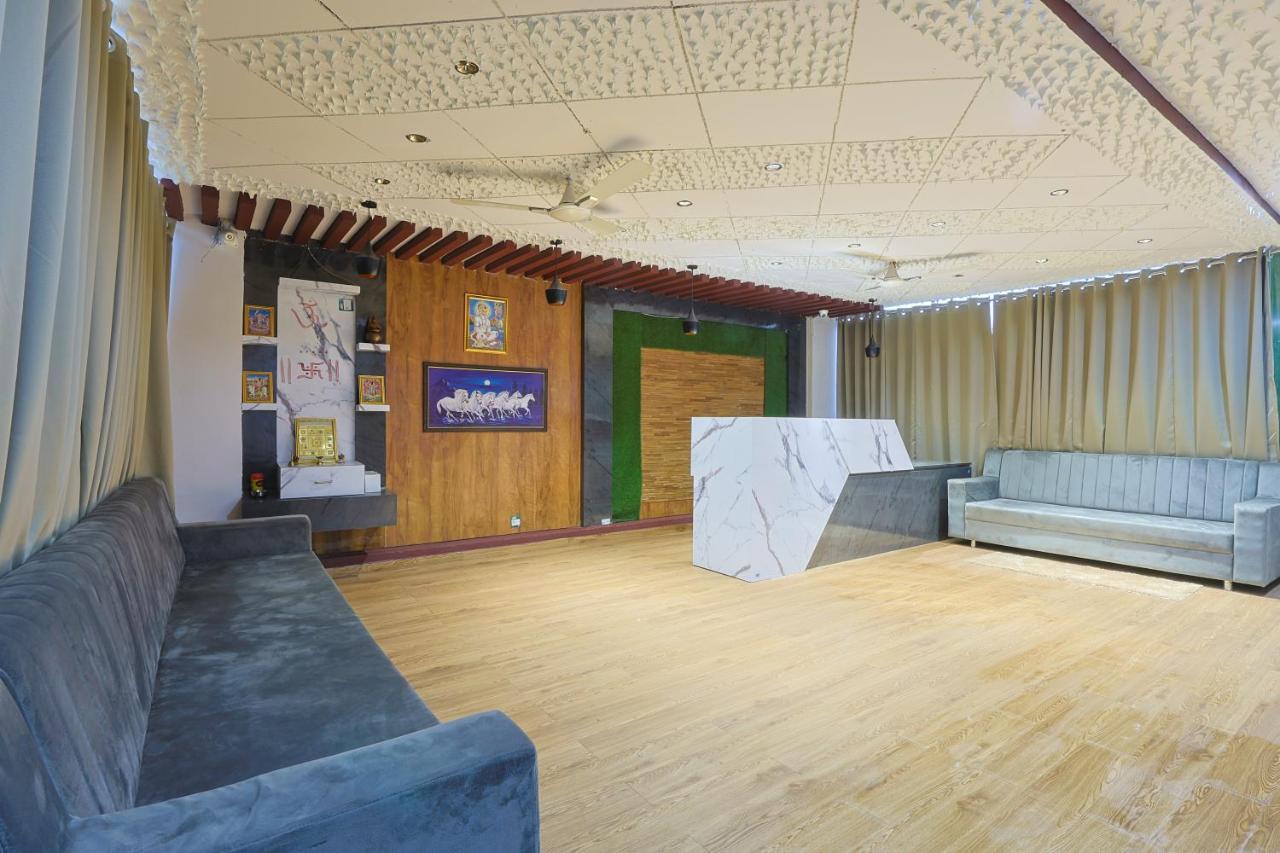 Hotel Monville Group ואדודרה מראה חיצוני תמונה