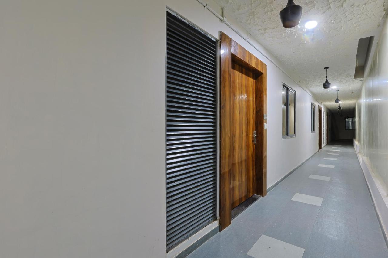 Hotel Monville Group ואדודרה מראה חיצוני תמונה