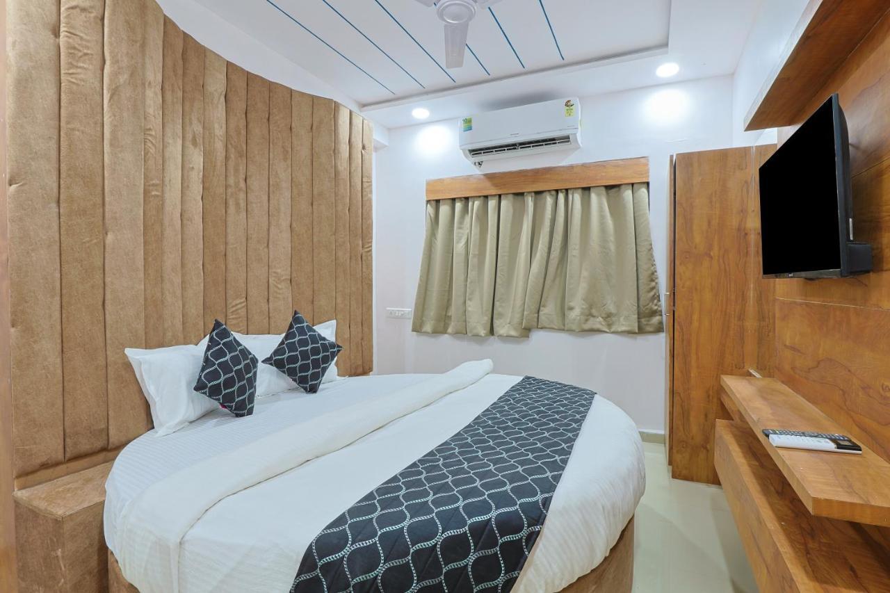 Hotel Monville Group ואדודרה מראה חיצוני תמונה