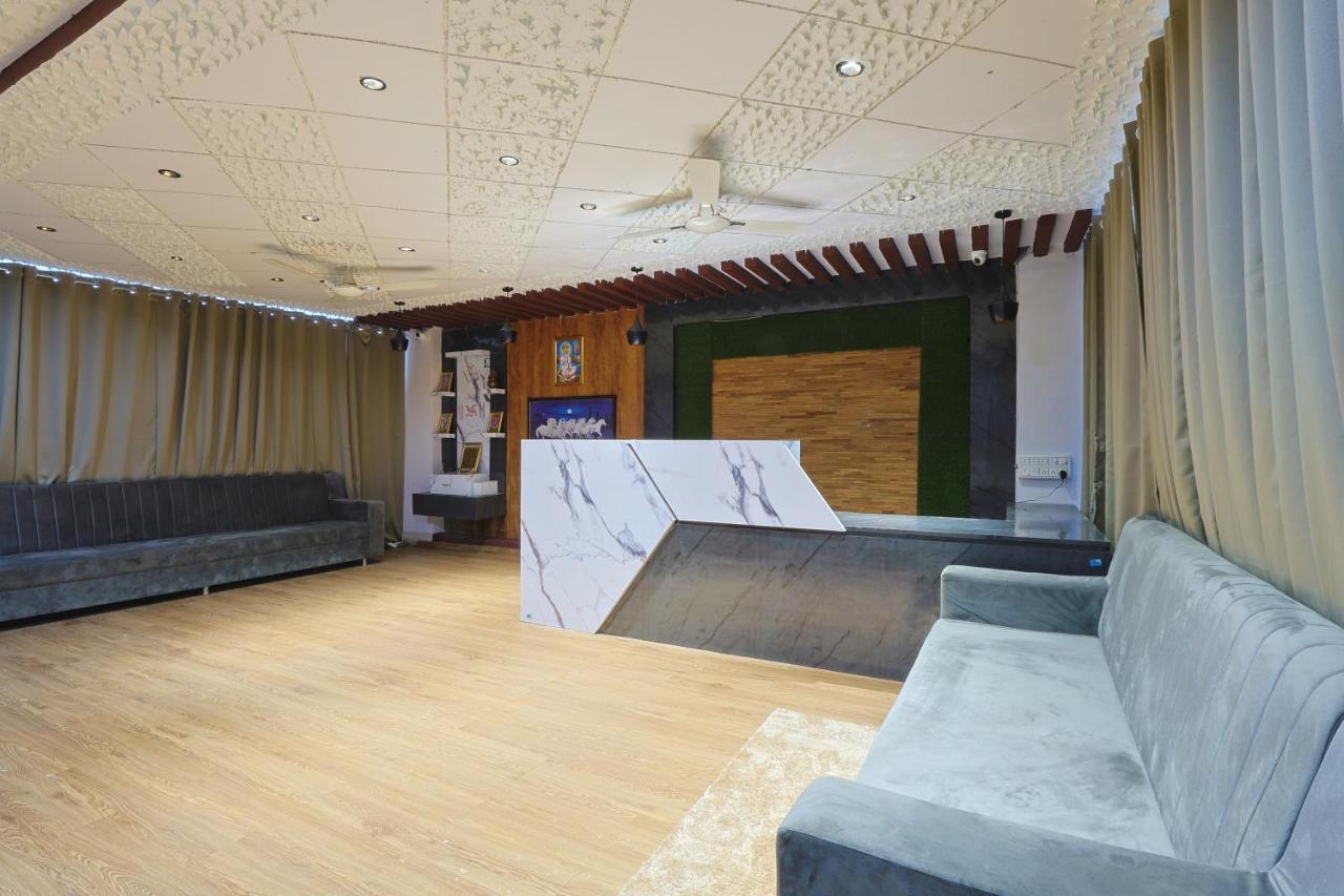 Hotel Monville Group ואדודרה מראה חיצוני תמונה