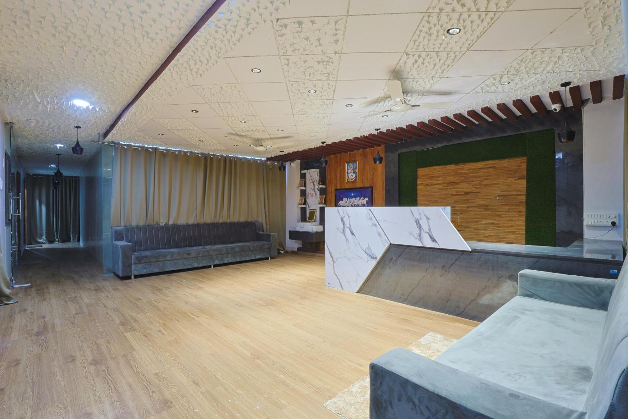 Hotel Monville Group ואדודרה מראה חיצוני תמונה